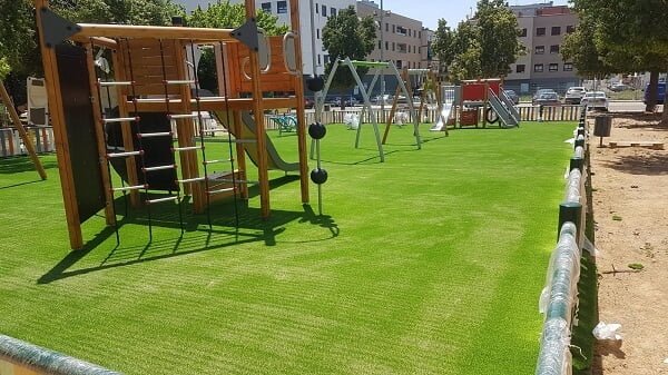 Equipamiento Para Parques Infantiles en Extremadura