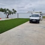 Instalación del modelo Absolute en jardín con piscina 2