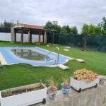 Instalación del modelo Bravo en jardín