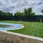 Instalación del modelo Bravo en jardín