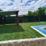 Instalación del modelo Bravo en jardín